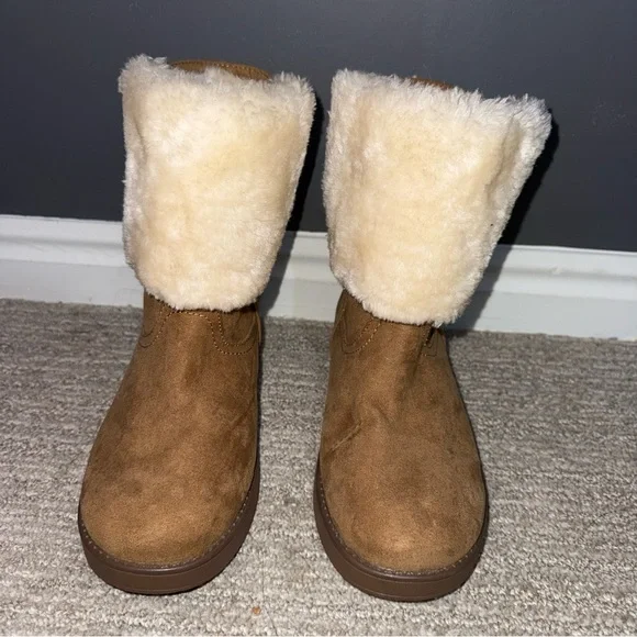 GGASHLEAR Women’s Faux Fur Winter Ankle Boots Brown Lace Up Cosy Warm– Size 6.5M - Picture 2 of 9